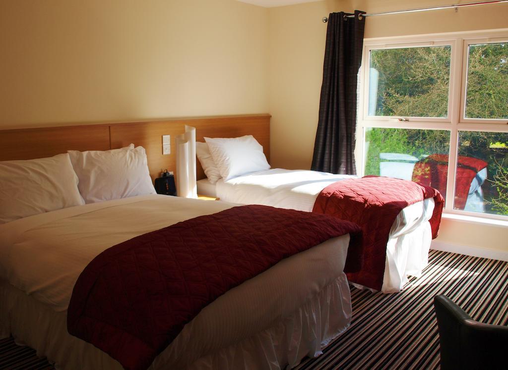 The Hedges Hotel Armoy Room photo