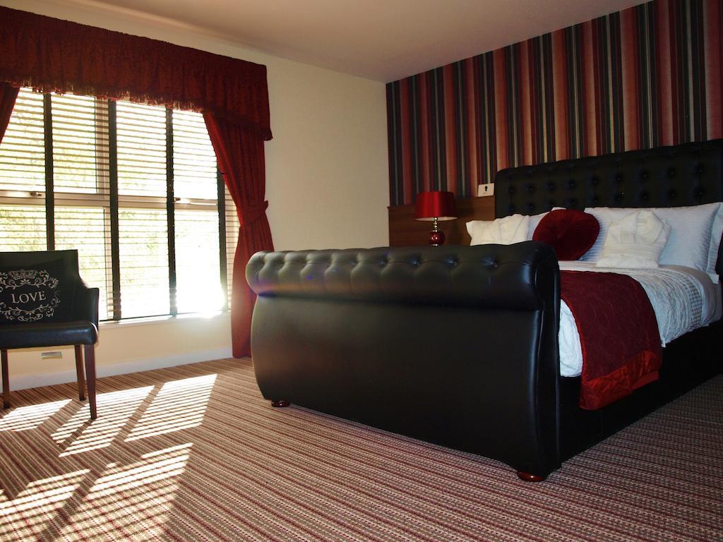 The Hedges Hotel Armoy Room photo