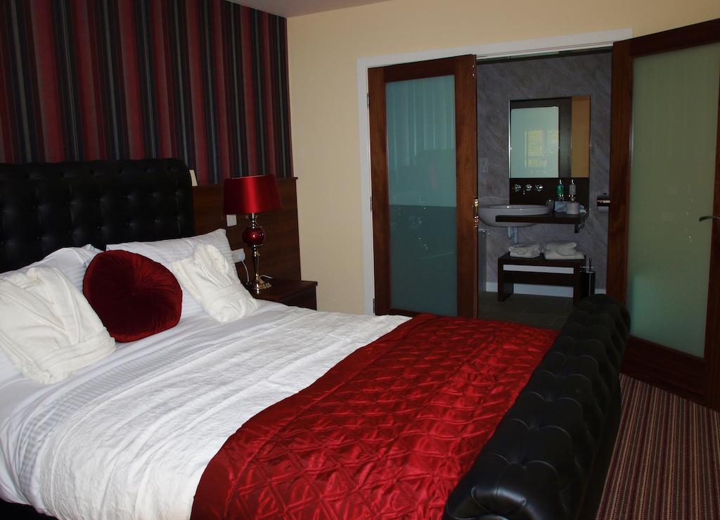 The Hedges Hotel Armoy Room photo