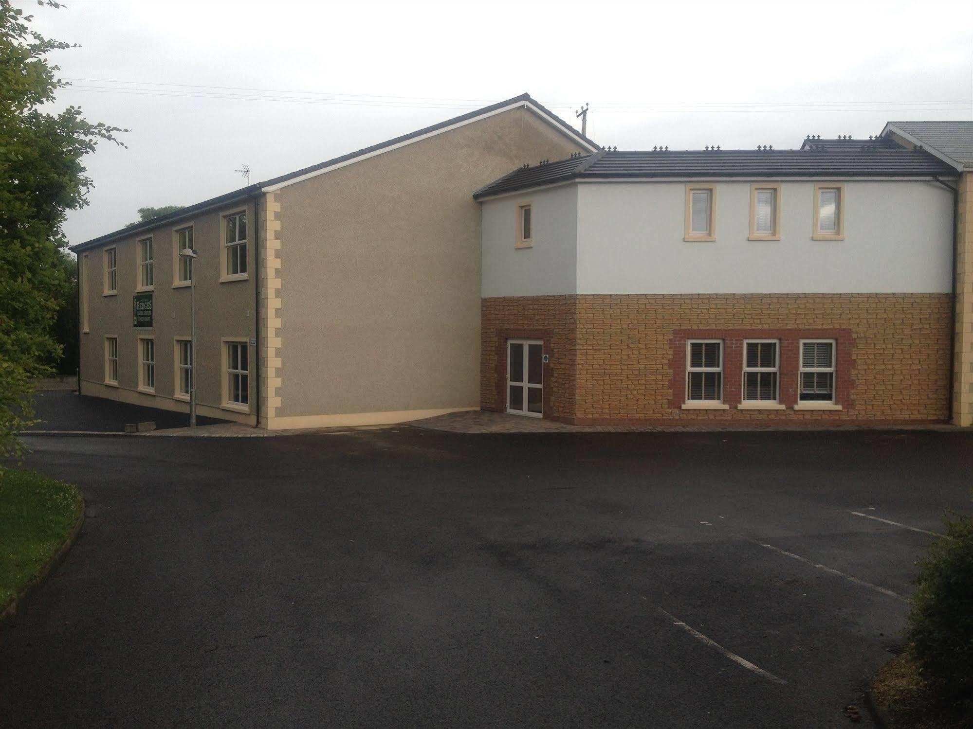 The Hedges Hotel Armoy Exterior photo