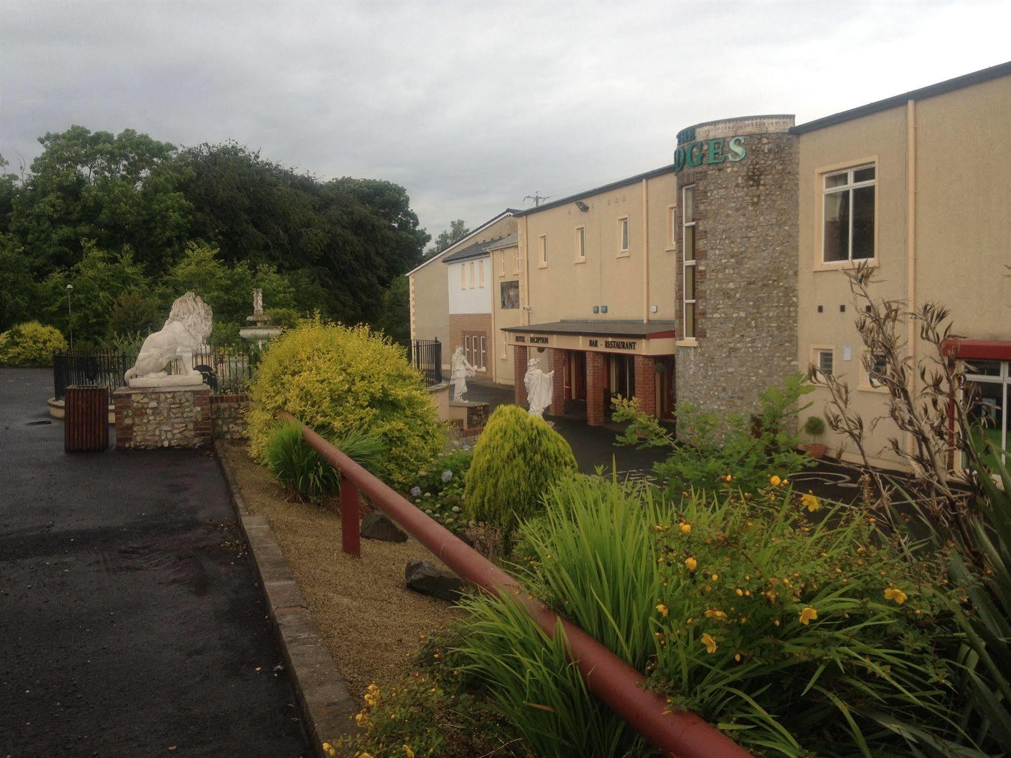 The Hedges Hotel Armoy Exterior photo